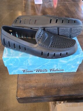 Size 15 Men's Black Floafers New In Box